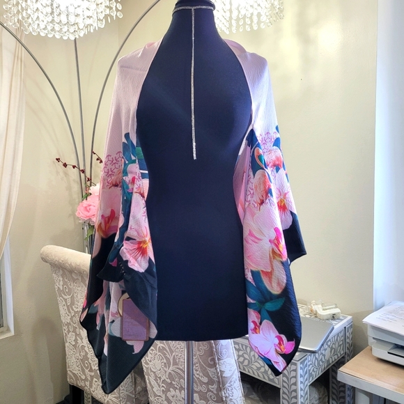 🔥LAST 1🔥NWT TED BAKER SILK CAPE SCARF - Picture 2 of 6